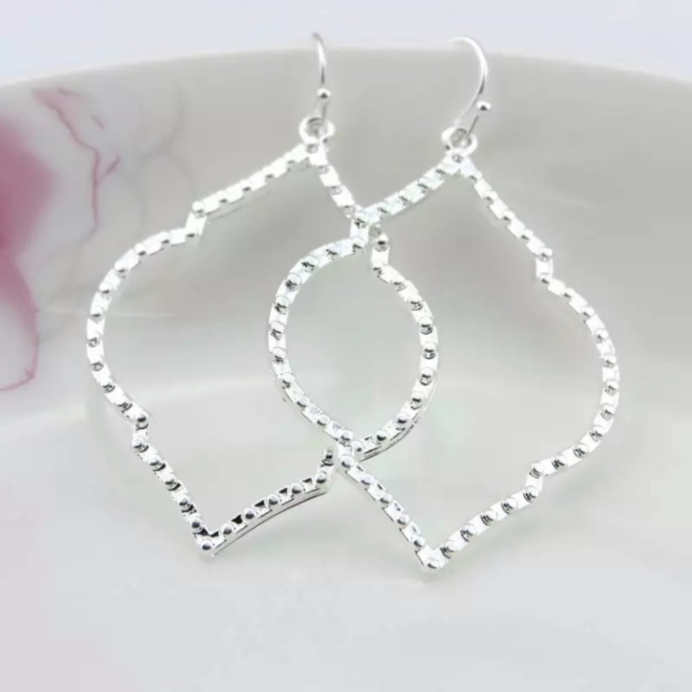 Boho Silver tone earrings NEW - Picture 1 of 2